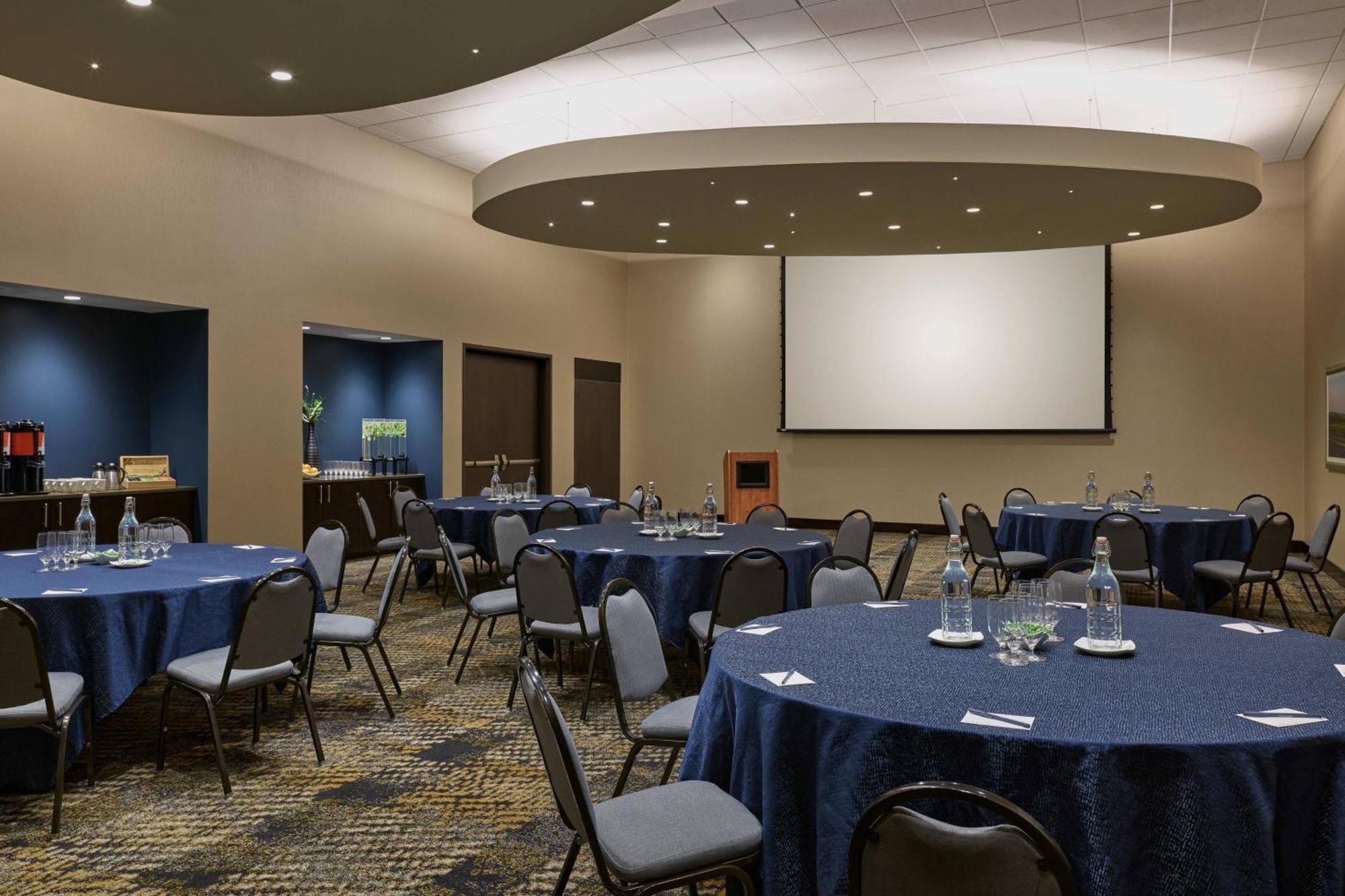 Springhill By Marriott Downtown Hotel 3*