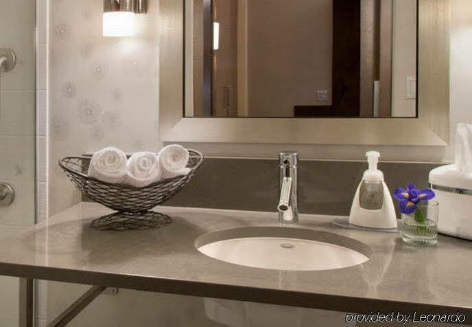 Springhill By Marriott Downtown Hotel 3*
